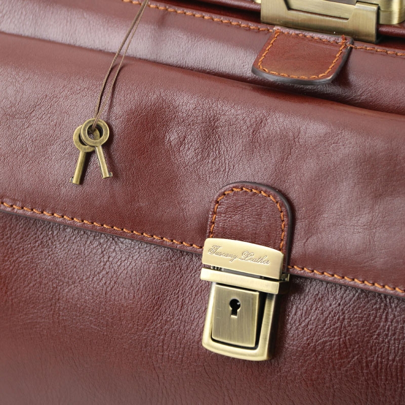 Tuscany Leather Doktortasche Bernini Leder braun Detail